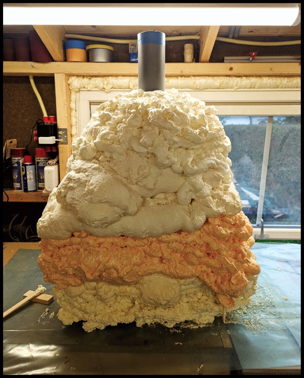 A study of construction foam. From bottom to top: Novipro (medium priced), PU Foam (Byggmax, budget), Würth purlogic (premium price), PU Foam (again), Bostik All Seasons (medium price)