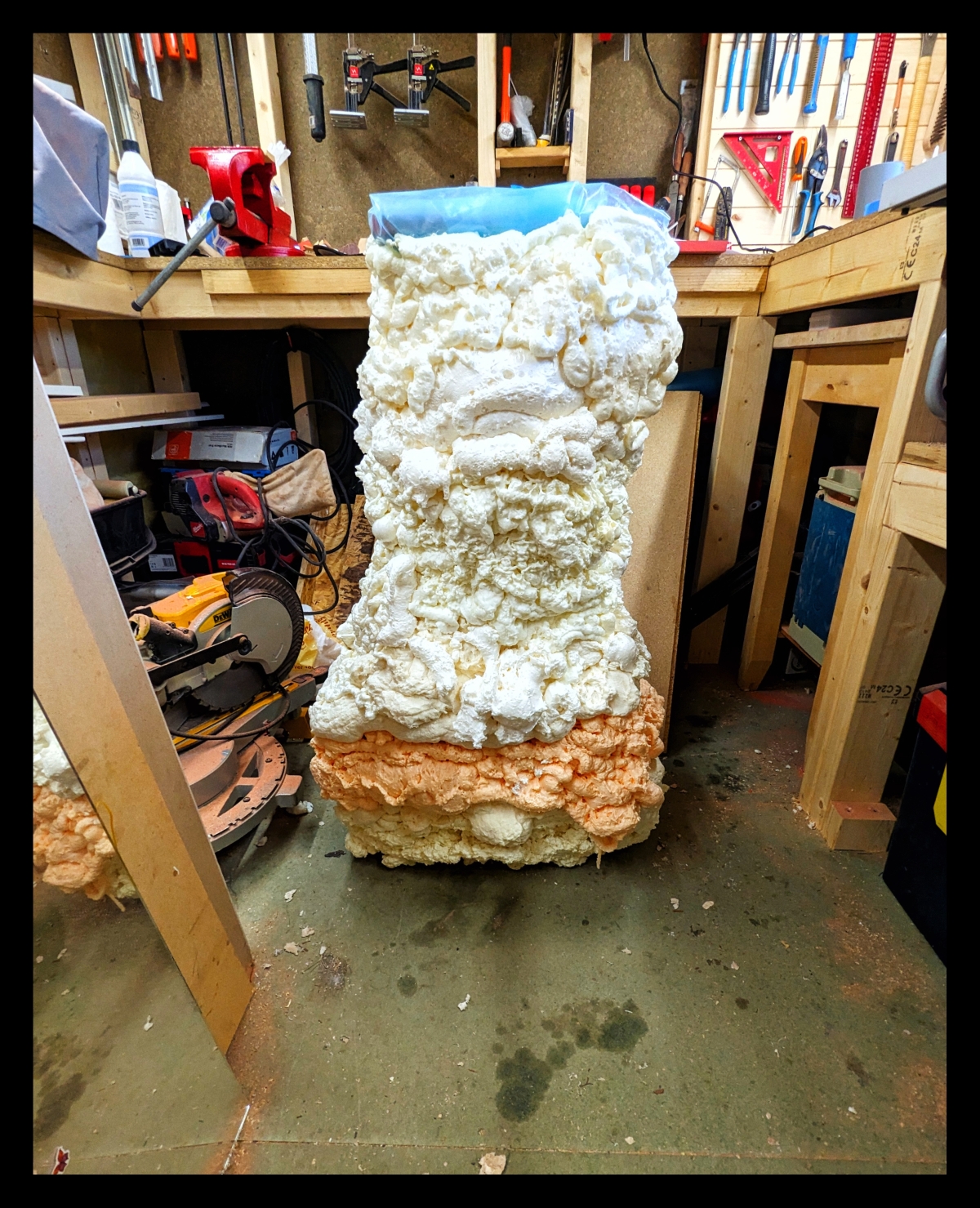 Foam! Foam! Foam! That top layer is Hilti CF (super premium price tier), and lasted a lot longer than the rest. In total I used 11 cans of foam for this project, and would have managed with medium price foam. The cheapest ones are really not that good and end up being soft.