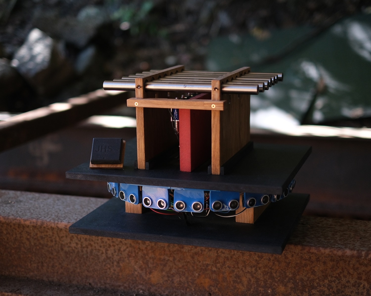 Image if a sound installation. Looks a lot like a Japanese Pagode.